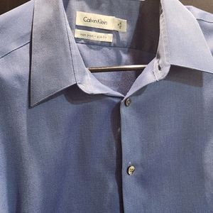 Calvin Klein men's dress shirt size medium!!